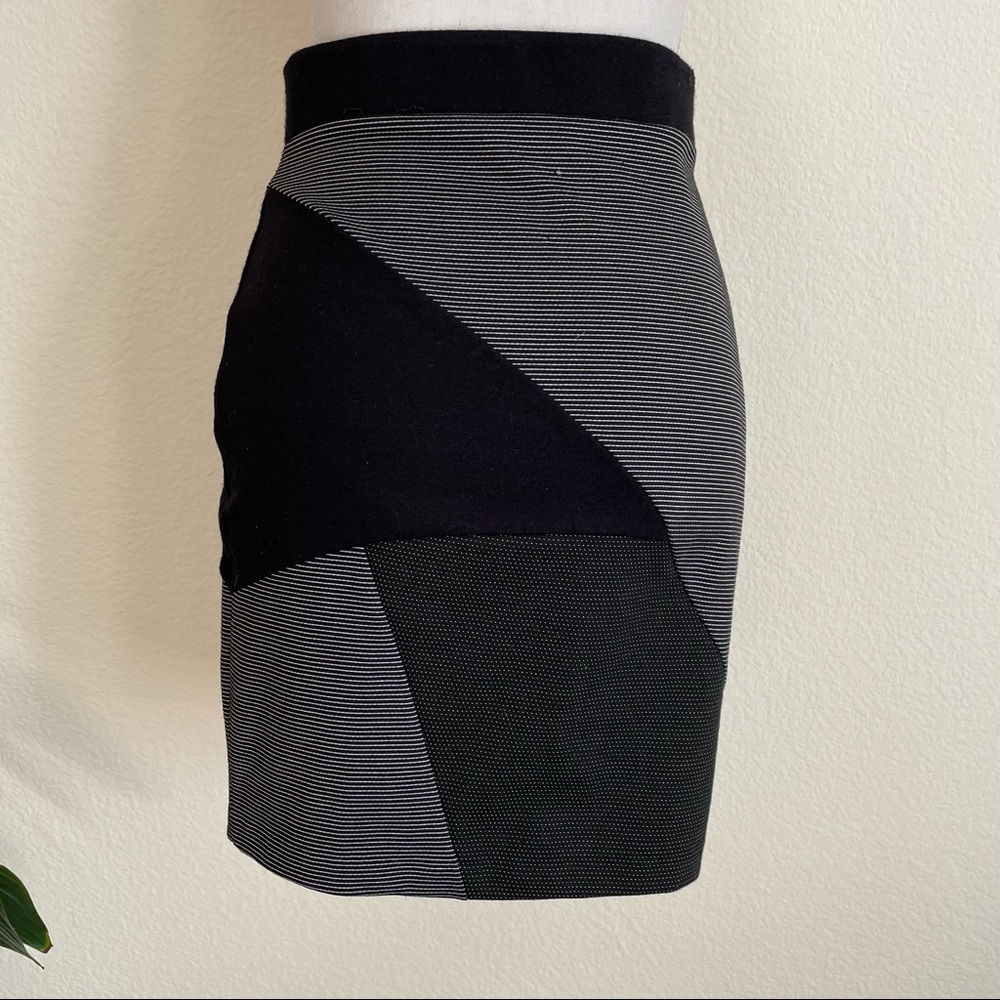 Fitted mini skirt